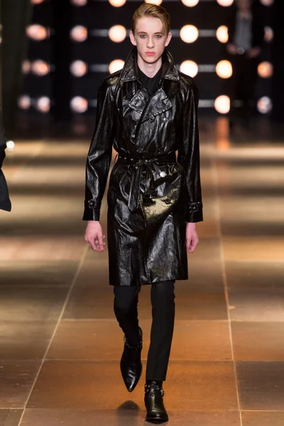 Look 17